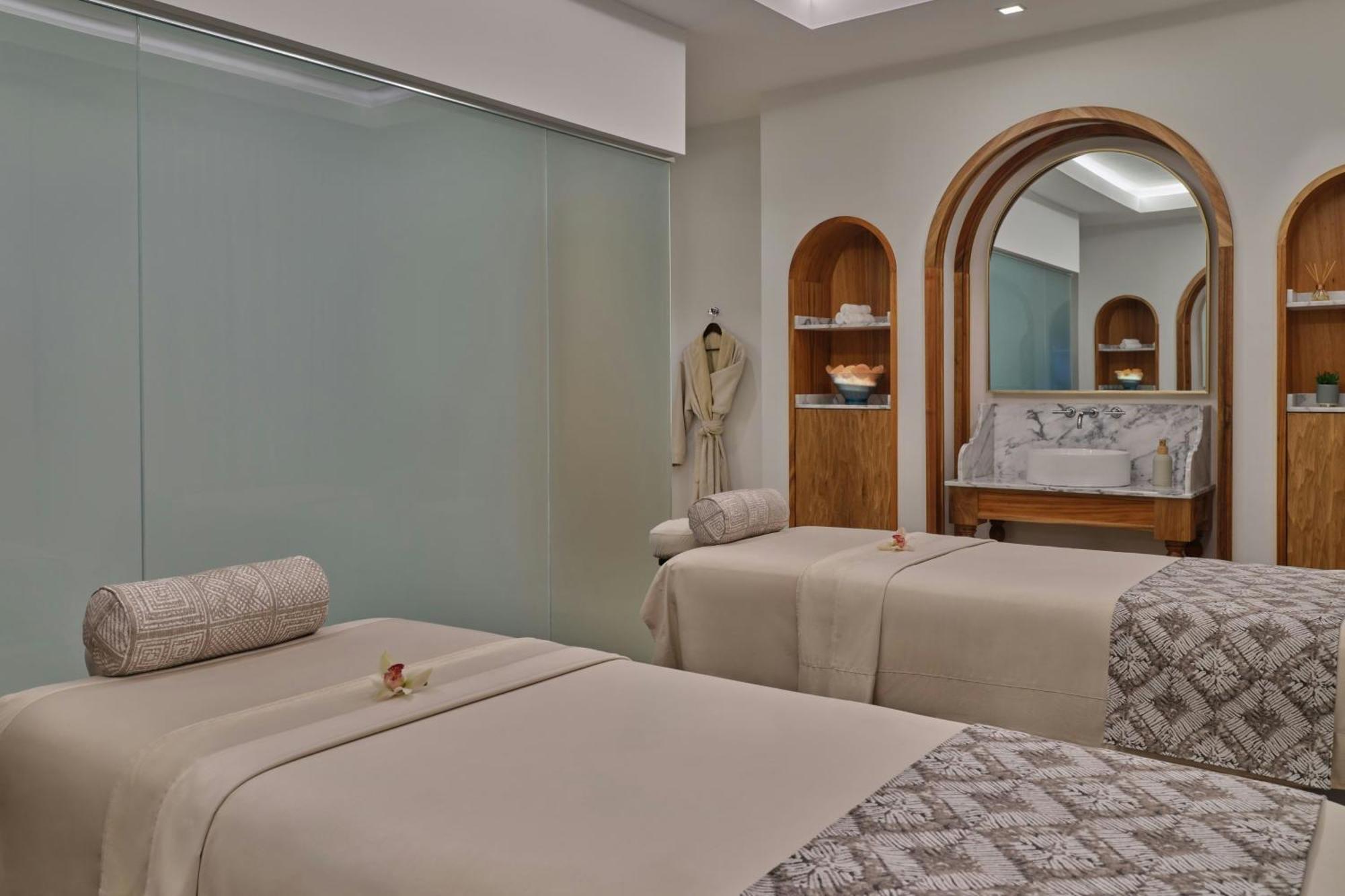 The St. Regis Aruba Resort Palm Beach Buitenkant foto